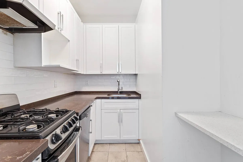106 Fulton Street - Photo 3