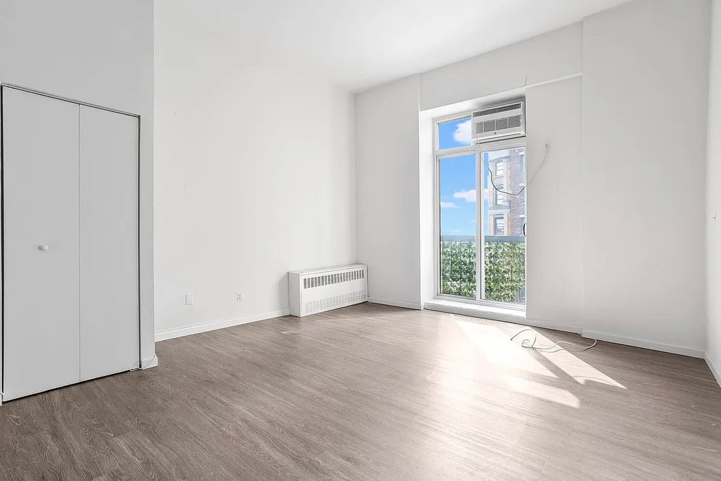 33 Gold Street - Photo 3