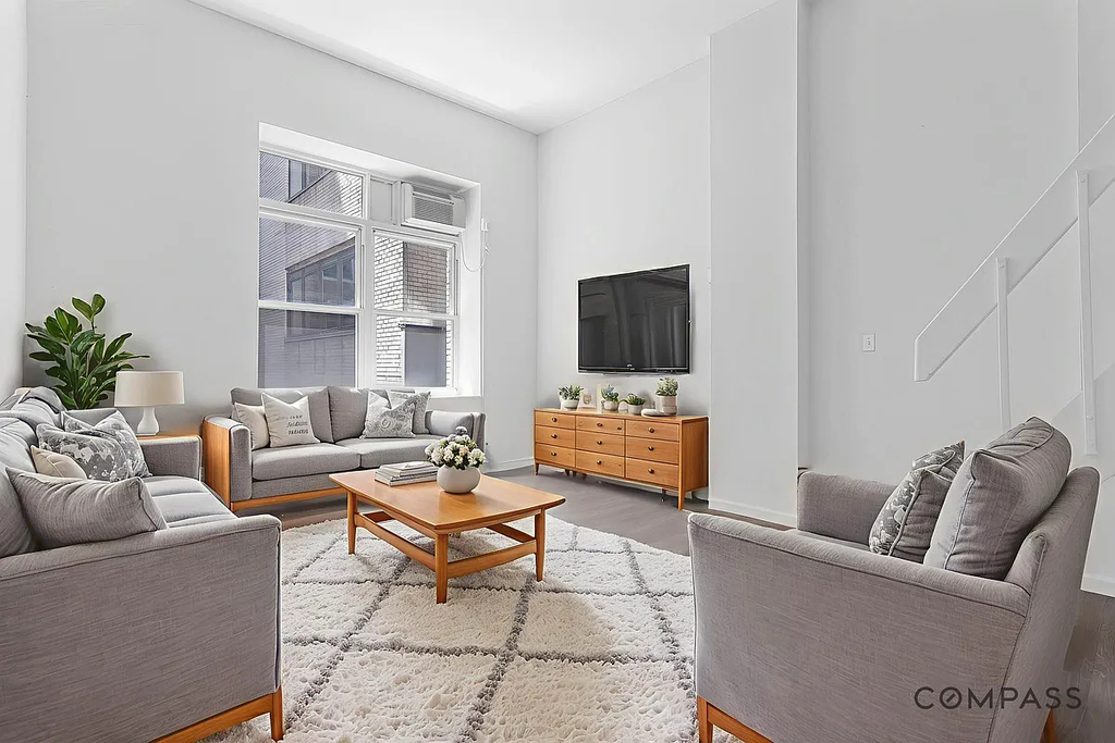 33 Gold Street - Photo 0