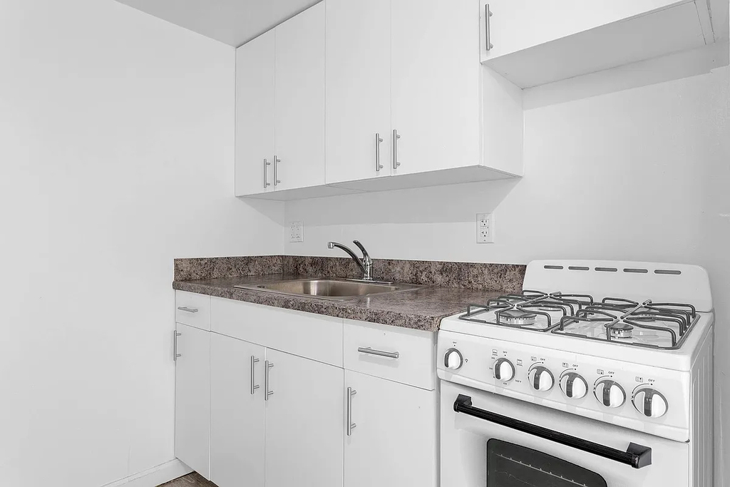 33 Gold Street - Photo 2