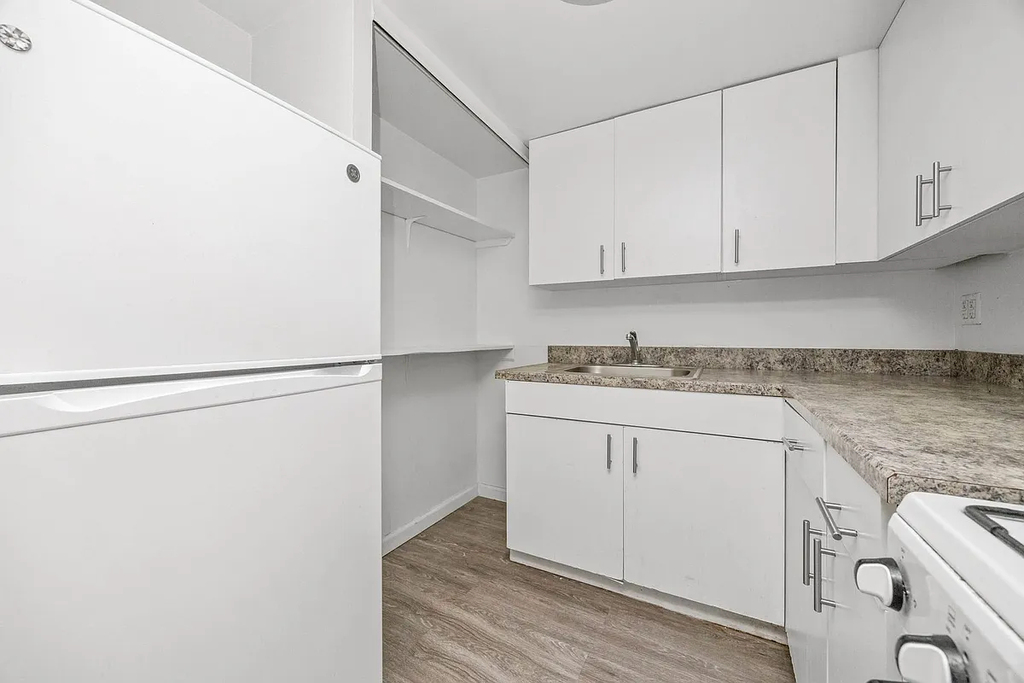 33 Gold Street - Photo 2