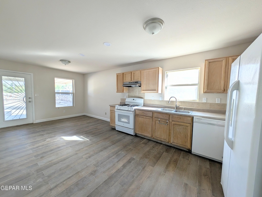 5857 W Valley Circle - Photo 7
