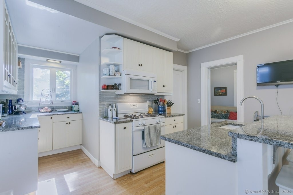 28 Edwards Street - Photo 8