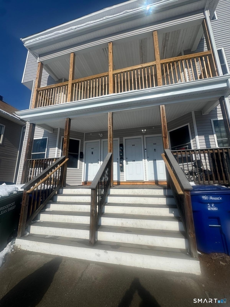 980 Hancock Avenue - Photo 0