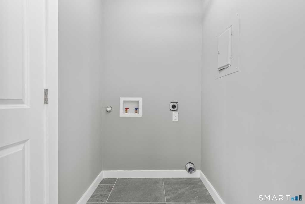105 Richmond Hill Avenue - Photo 15