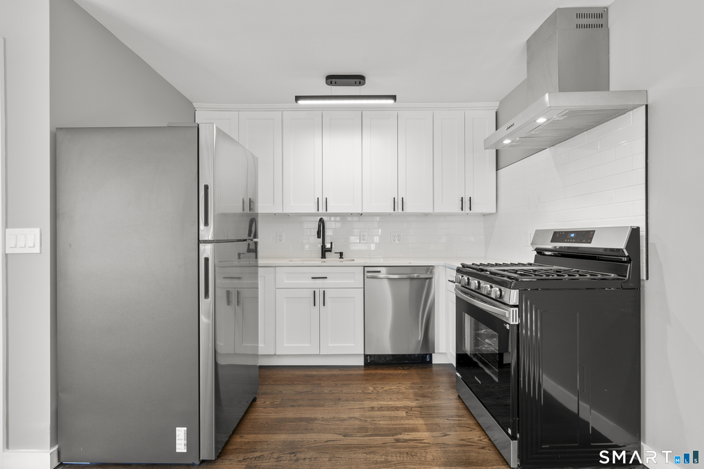 105 Richmond Hill Avenue - Photo 1