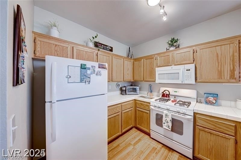 1830 N Buffalo Drive - Photo 9