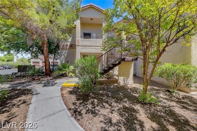 1830 N Buffalo Drive - Photo 0