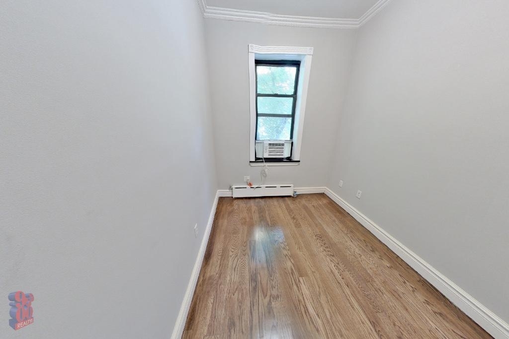 East 32nd Street - Photo 4