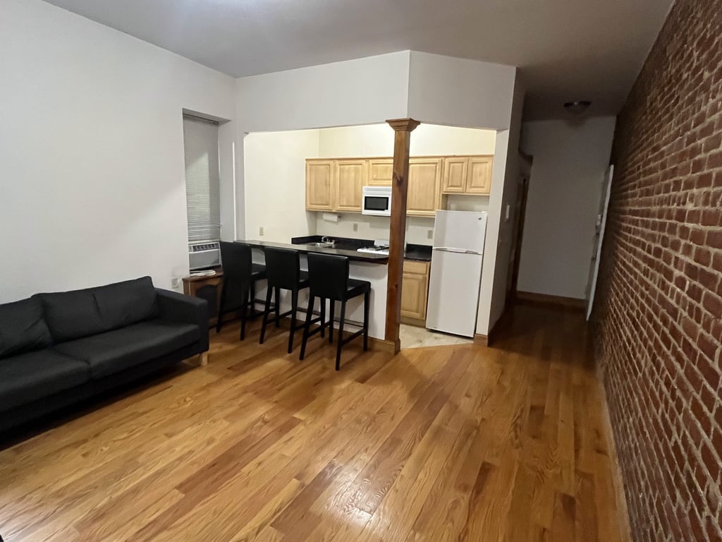 West 92nd and Bway - Photo 3