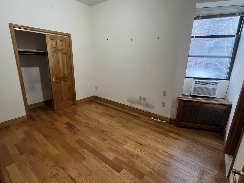 West 92nd and Bway - Photo 5