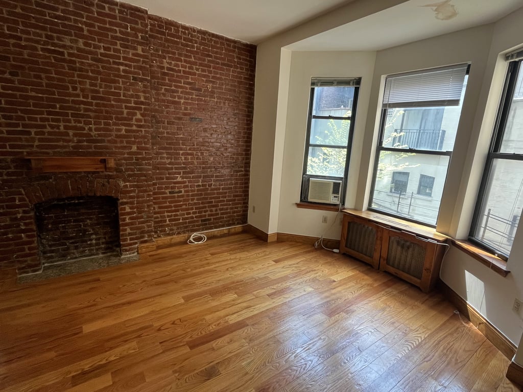 West 92nd and Bway - Photo 1