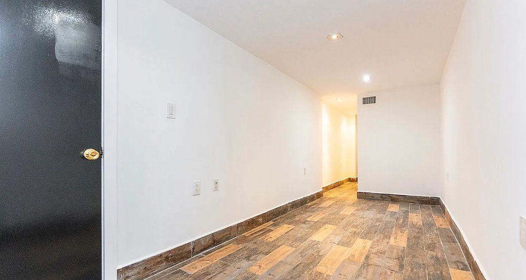 1066 Putnam Avenue - Photo 1