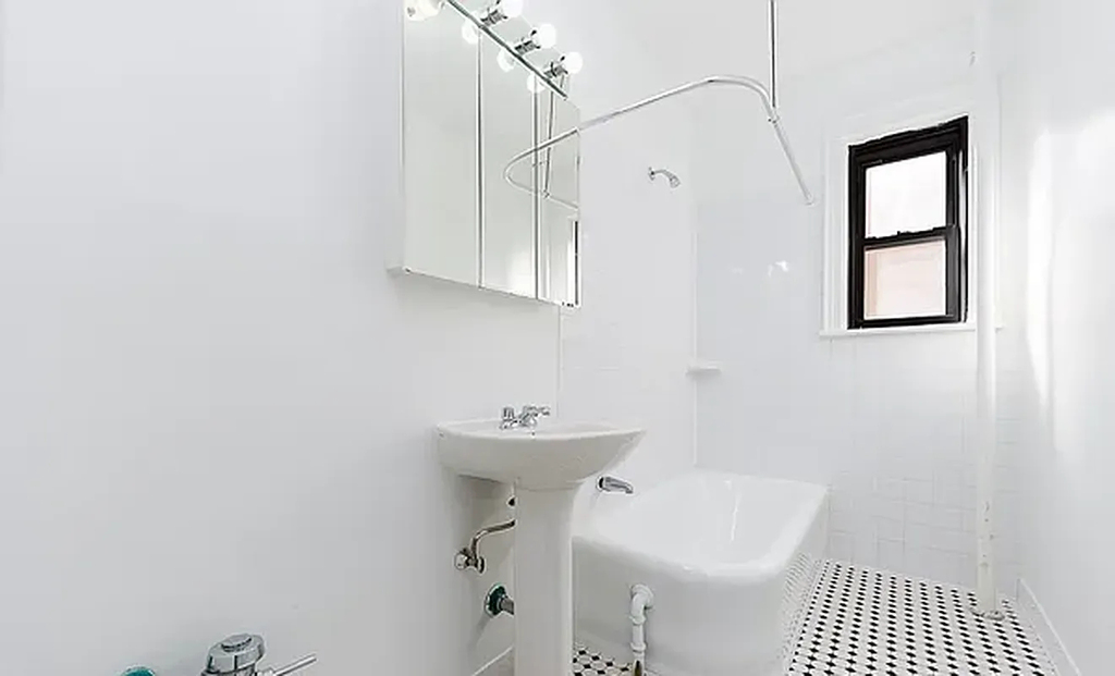 132-70 Sanford Avenue - Photo 4
