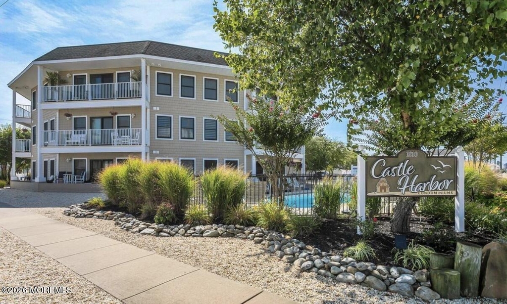 1810 Central Avenue - Photo 2
