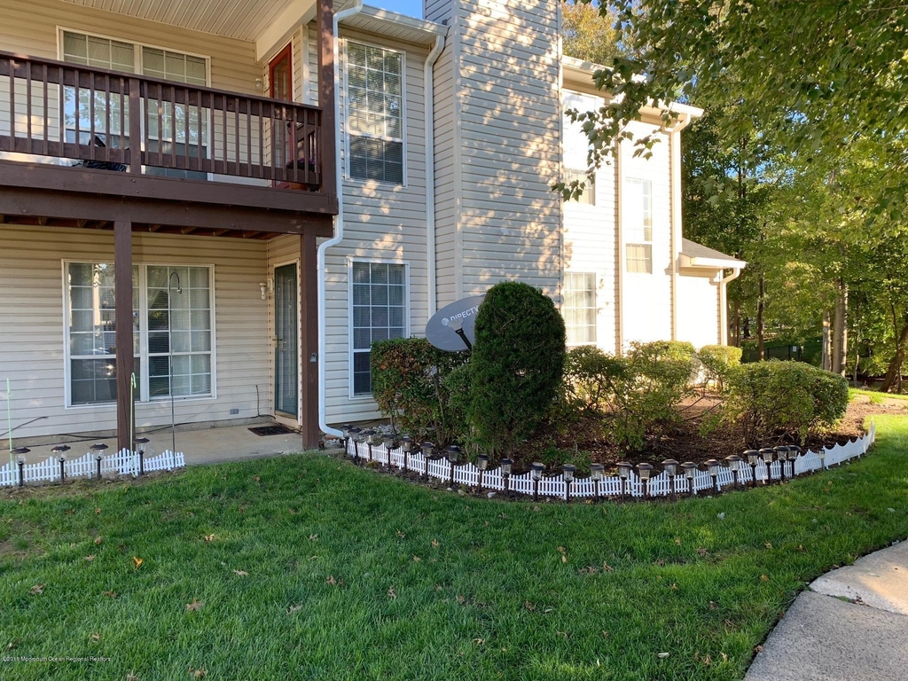 143 Tanglewood Place - Photo 0