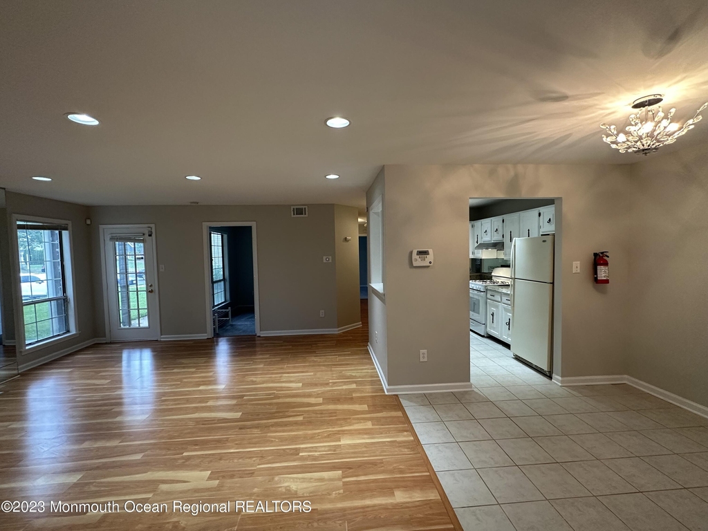 143 Tanglewood Place - Photo 3