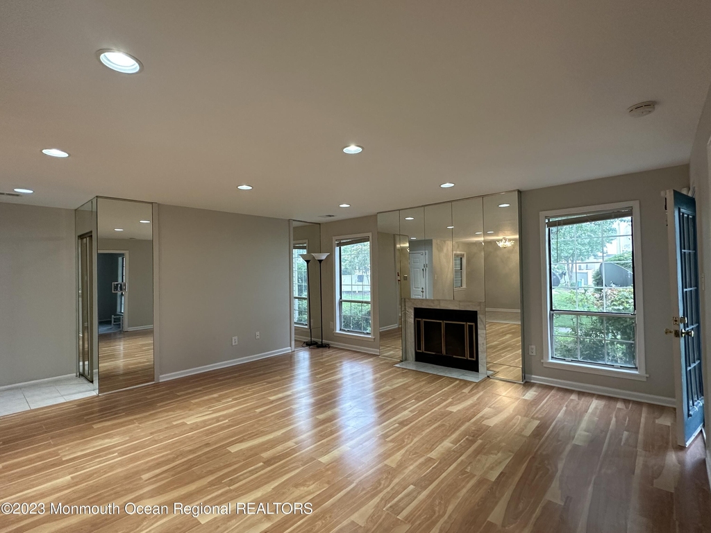 143 Tanglewood Place - Photo 1
