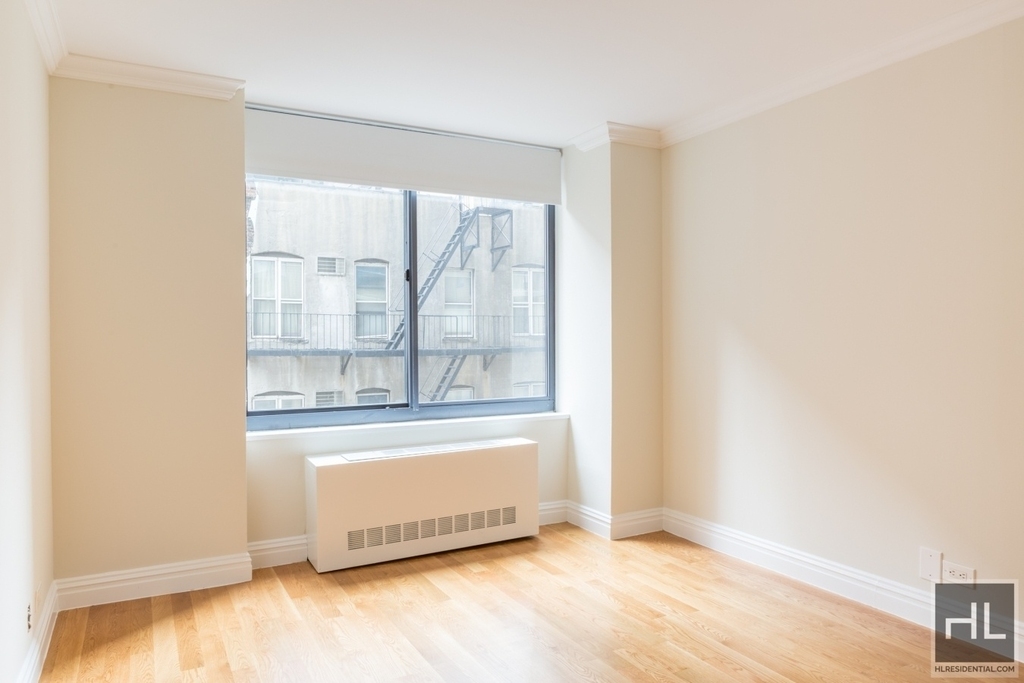 West 48 Street - Photo 1