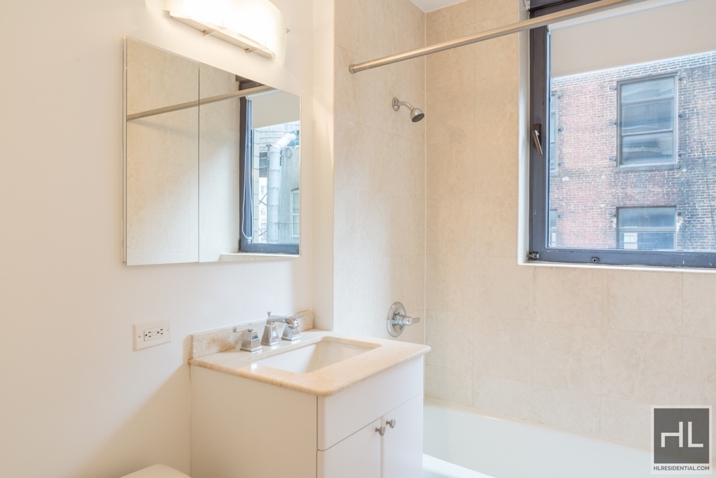 West 48 Street - Photo 2