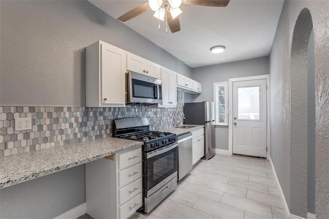 320 W Canty Street - Photo 5