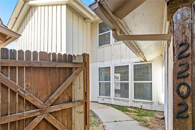 2200 Seville Court - Photo 1