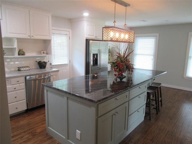 106 S Clark Street - Photo 3