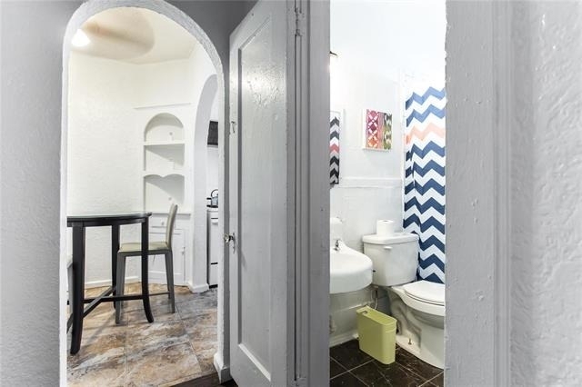 320 W Canty Street - Photo 4