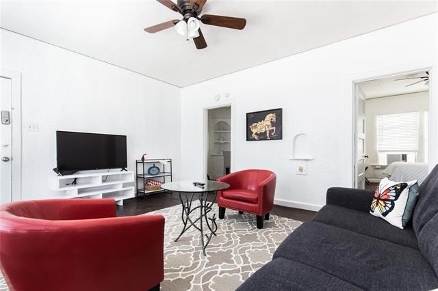 320 W Canty Street - Photo 7