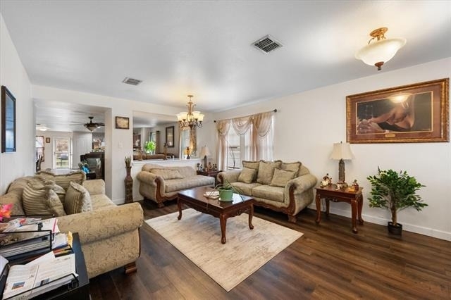 1315 Foster Street - Photo 2