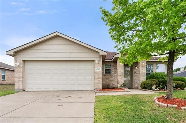 1315 Foster Street - Photo 1