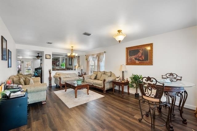 1315 Foster Street - Photo 3