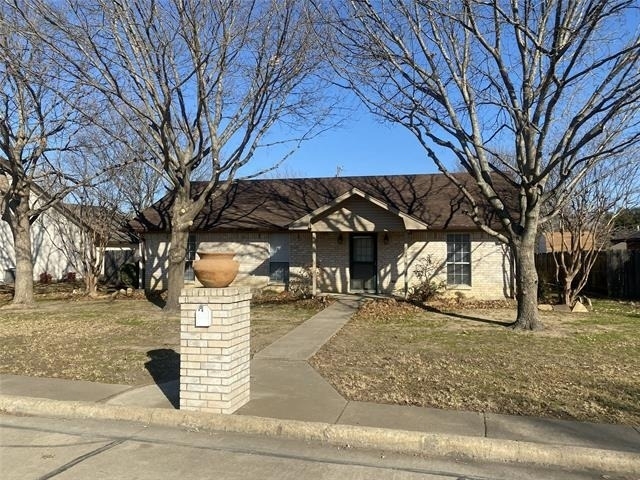 614 S Arizona Drive - Photo 0
