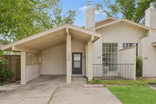 734 Sceptre Circle - Photo 0