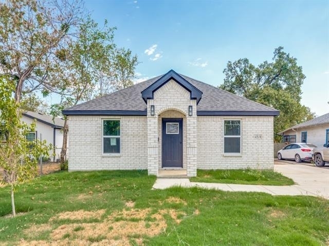 4220 Hamilton Avenue - Photo 0