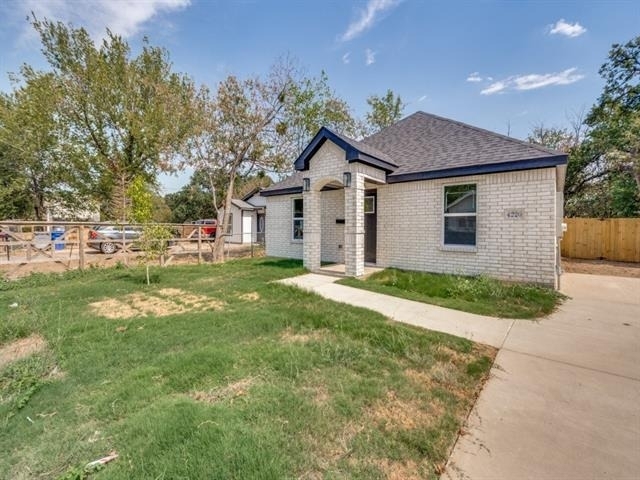 4220 Hamilton Avenue - Photo 2