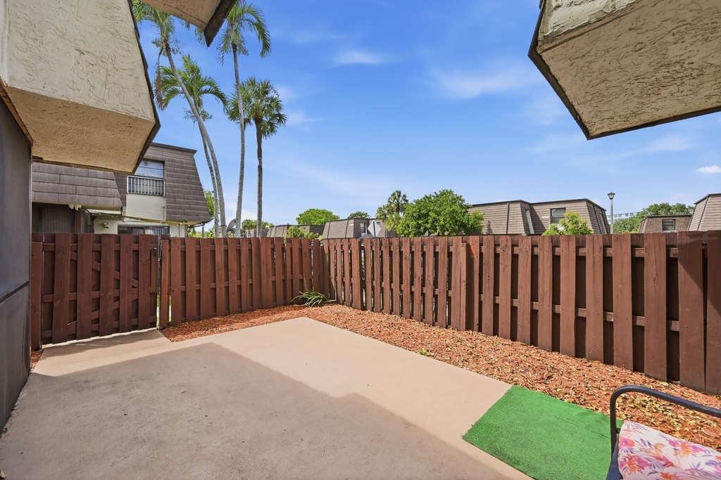 2498 Nw 99th Avenue - Photo 22