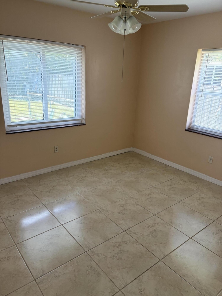 638 Ne 138th Street - Photo 10