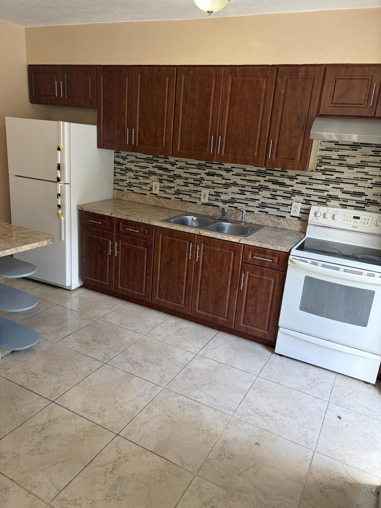 638 Ne 138th Street - Photo 6