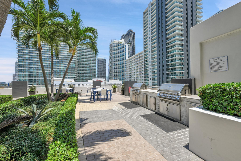 60 Sw 13th Street - Photo 32