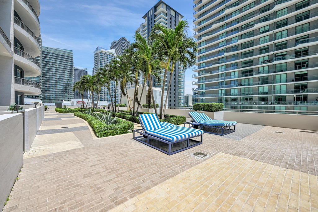 60 Sw 13th Street - Photo 31