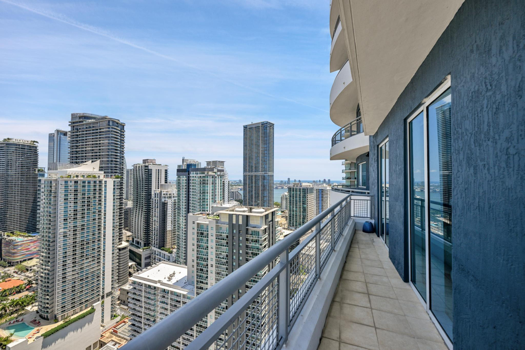 60 Sw 13th Street - Photo 18