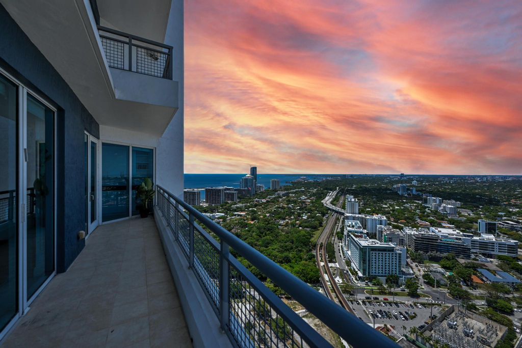 60 Sw 13th Street - Photo 1