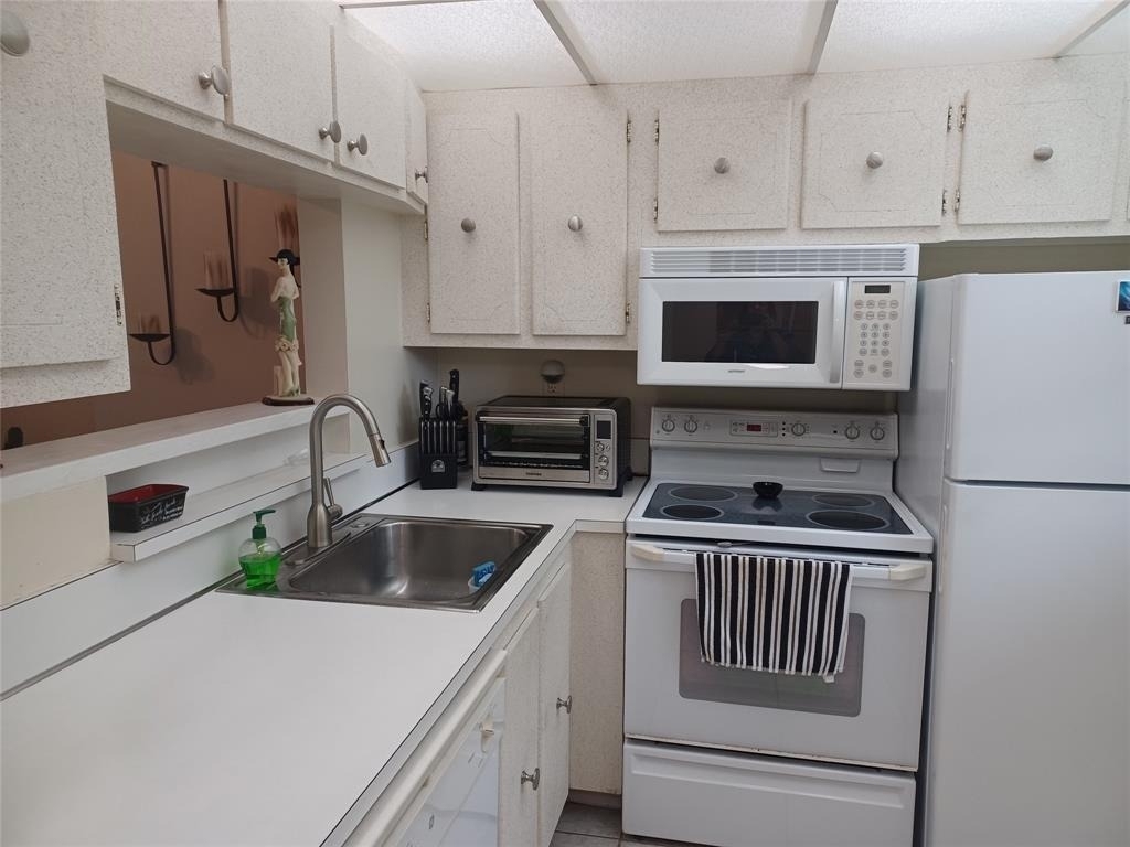 1391 S Ocean Boulevard - Photo 17