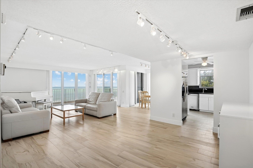 1010 S Ocean Boulevard - Photo 0