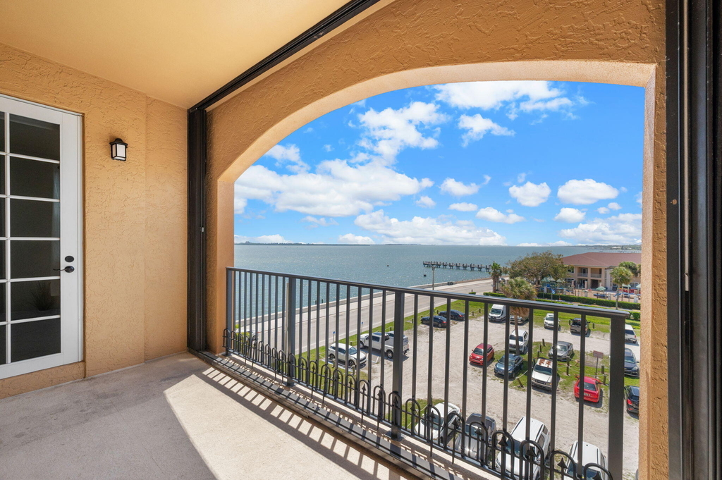 20 Orange Avenue - Photo 1