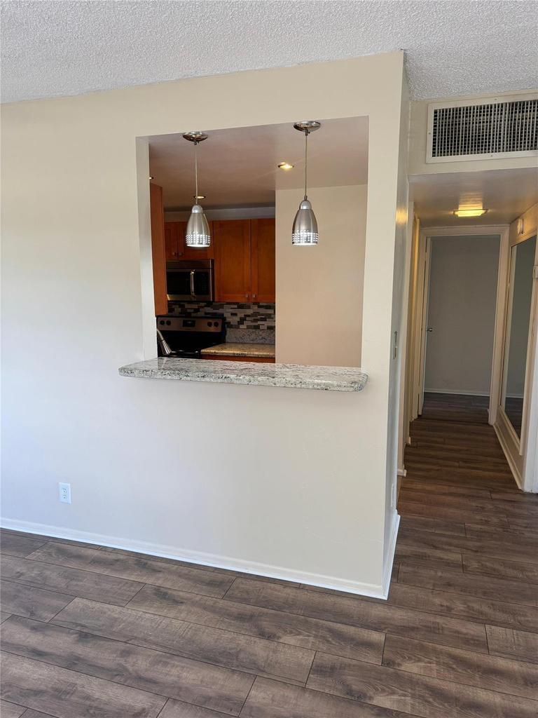 1407 Ne 56th Street - Photo 2