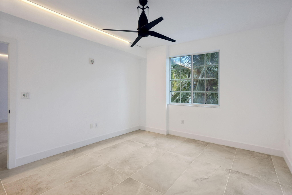250 Ne 3rd Avenue - Photo 6