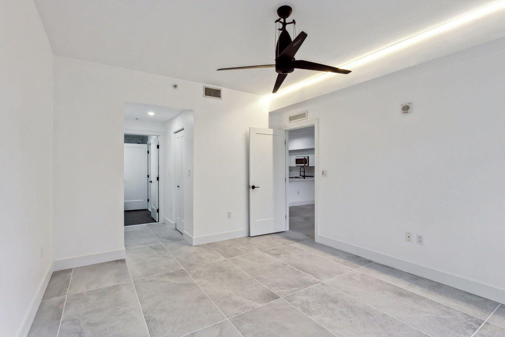 250 Ne 3rd Avenue - Photo 5
