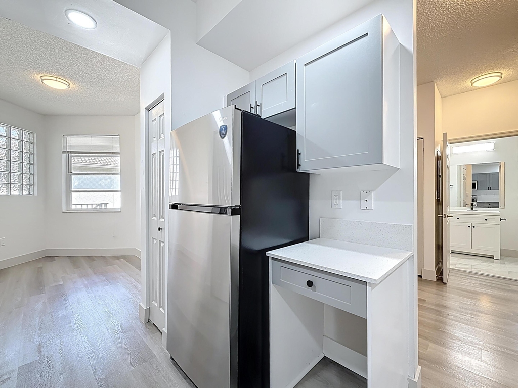 3180 N Haverhill Road - Photo 6